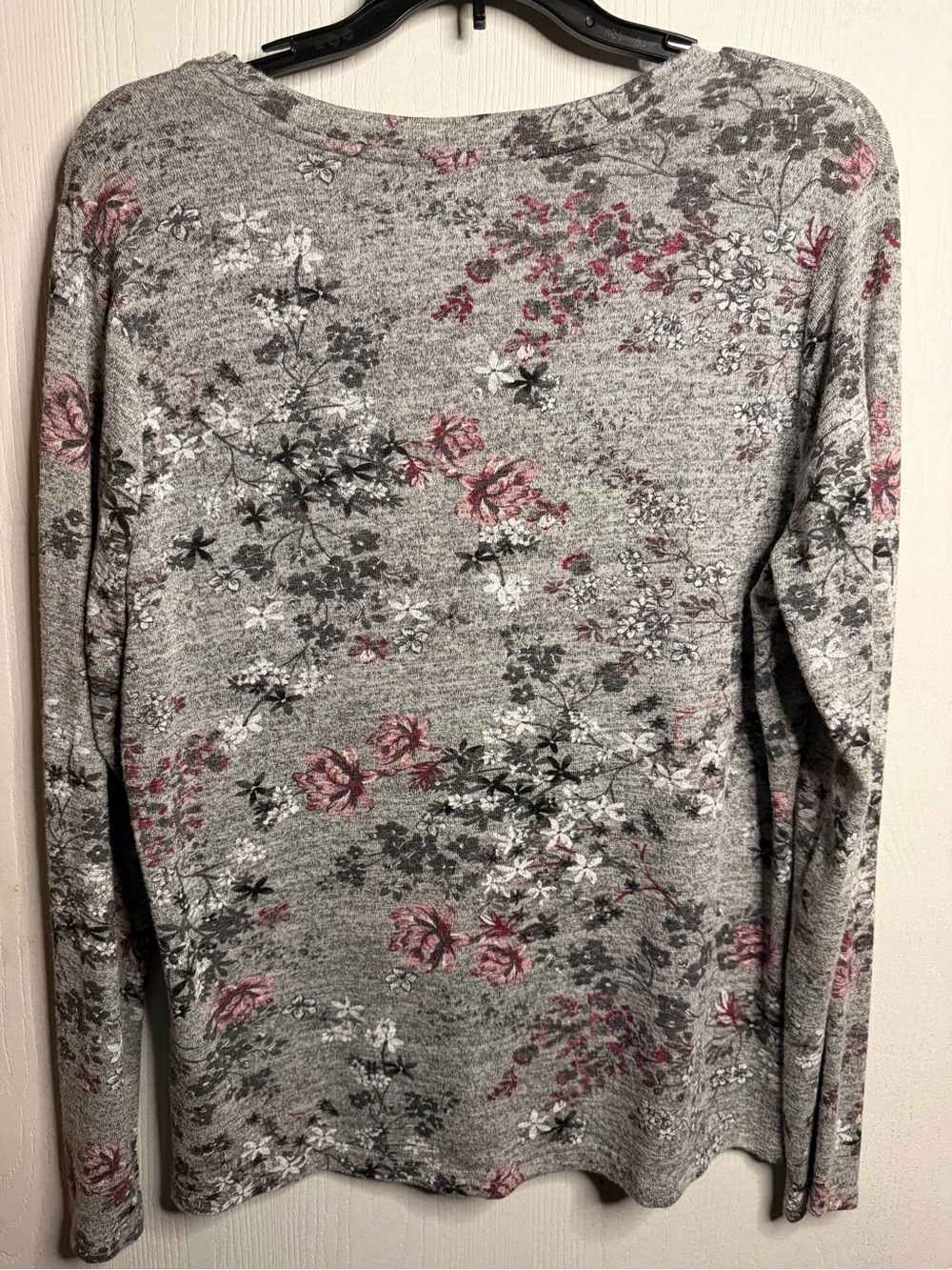 Liz Claiborne Gray Floral Henley Top with Pink Accents - Picture 2 of 6